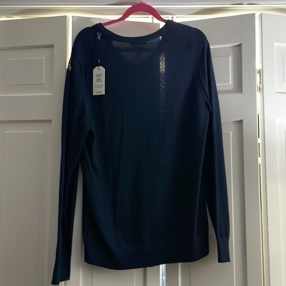 Express Sweater - Picture 5 of 6